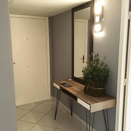 Appartement Studio Avec Terrasse - Cam1 *